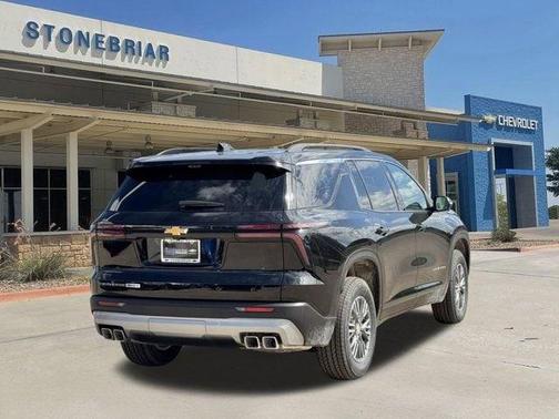Mosaic Black Metallic 2026 Chevrolet Traverse LT