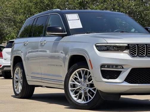 2022 Jeep Grand Cherokee Summit