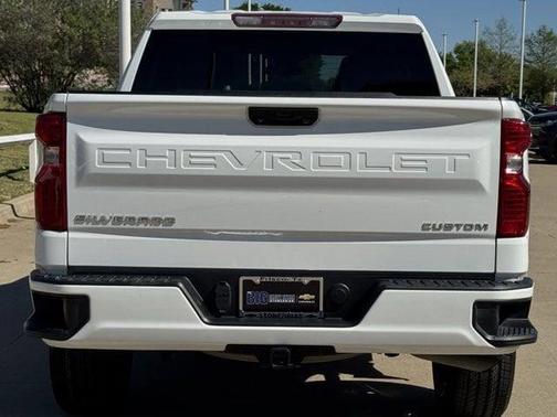 Summit White 2022 Chevrolet Silverado 1500 Custom
