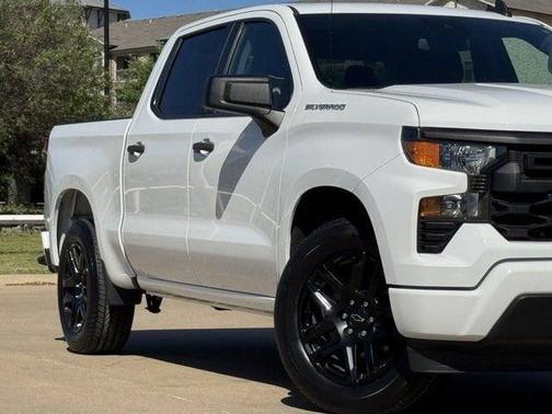 Summit White 2022 Chevrolet Silverado 1500 Custom