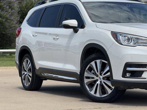Crystal White Pearl 2021 Subaru Ascent Limited 7-Passenger