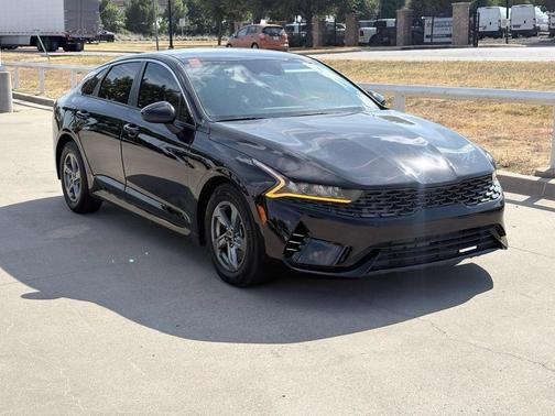 Ebony Black 2022 Kia K5 LXS