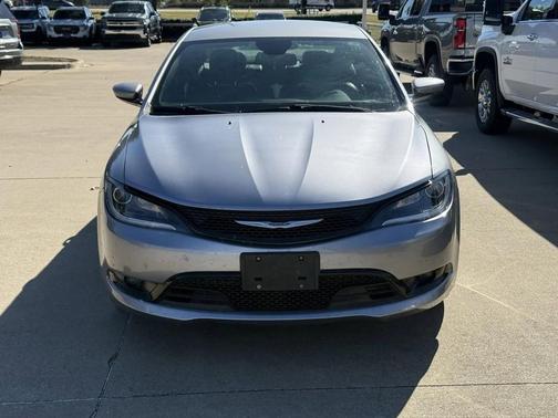 2016 Chrysler 200 S