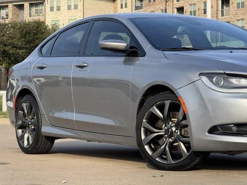 2016 Chrysler 200 S