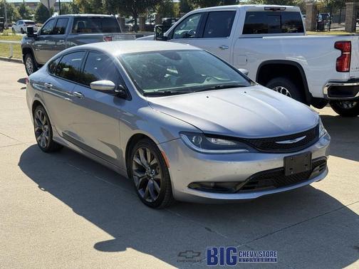 2016 Chrysler 200 S