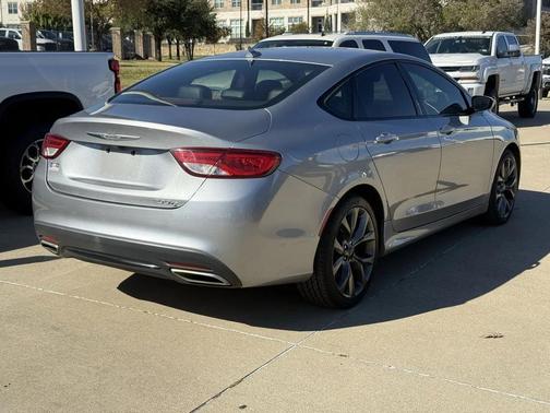 2016 Chrysler 200 S
