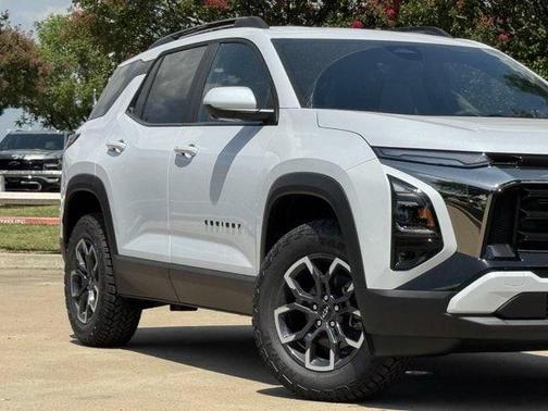 Polar White Tricoat 2027 Chevrolet Equinox FWD ACTIV