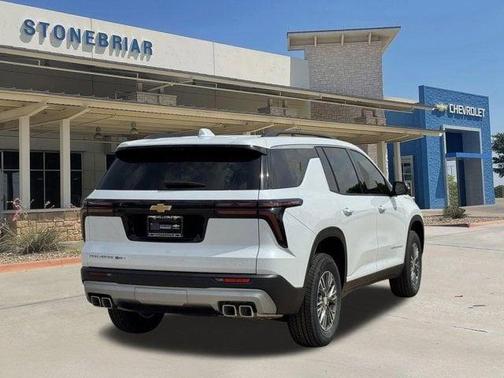 Polar White Tricoat 2026 Chevrolet Traverse LT