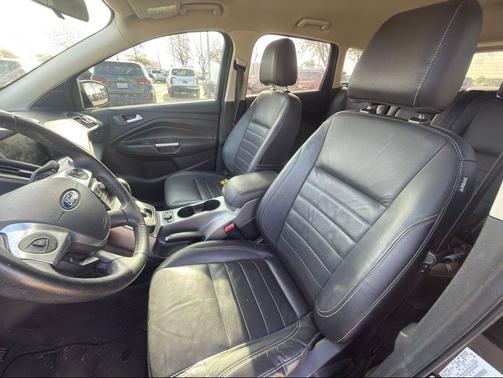 Tuxedo Black 2014 Ford Escape SE