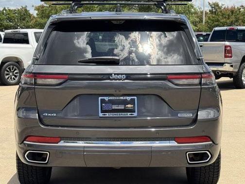 Baltic Gray Metallic Clearcoat 2023 Jeep Grand Cherokee Overland