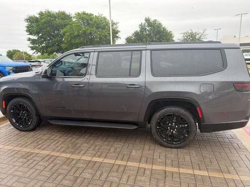 Baltic Gray Metallic Clearcoat 2024 Jeep Wagoneer L Series II Carbide 4x4