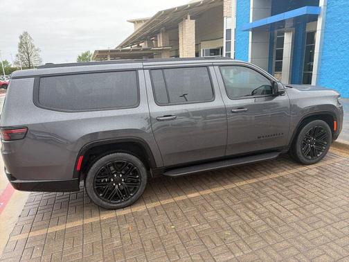 Baltic Gray Metallic Clearcoat 2024 Jeep Wagoneer L Series II Carbide 4x4