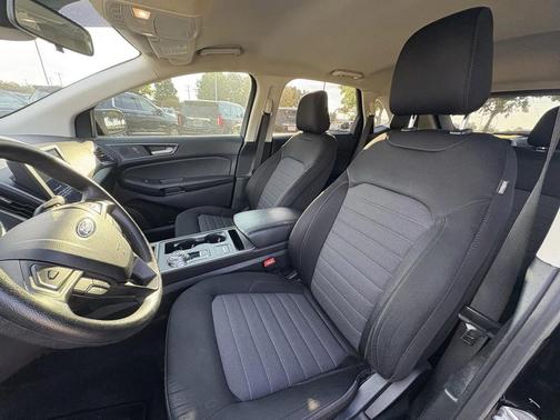 2021 Ford Edge SE