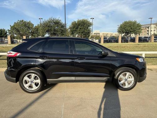 2021 Ford Edge SE