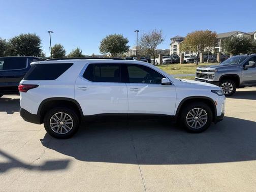 2022 Chevrolet Traverse LT Cloth