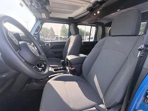 Hydro Blue Pearlcoat 2025 Jeep Gladiator Sport