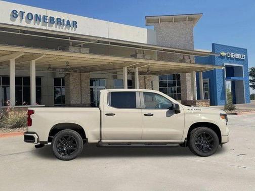 White Sands 2026 Chevrolet Silverado 1500 Custom