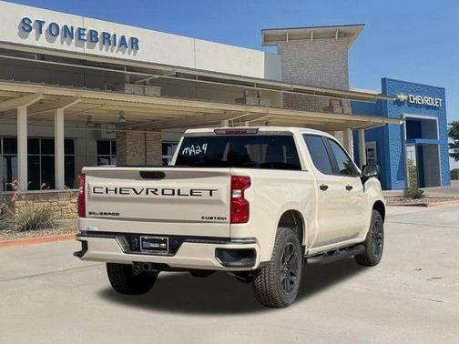 White Sands 2026 Chevrolet Silverado 1500 Custom