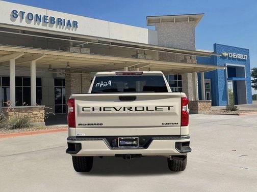 White Sands 2026 Chevrolet Silverado 1500 Custom