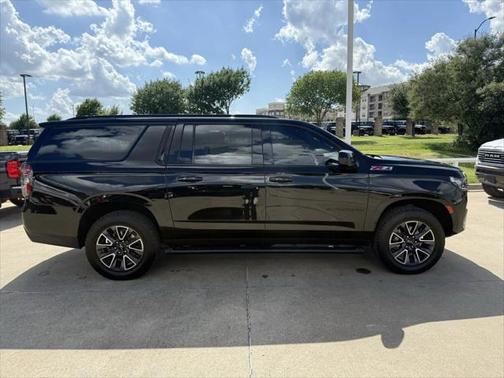 2022 Chevrolet Suburban 4WD Z71
