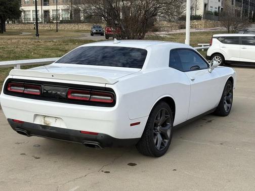 2018 Dodge Challenger SXT