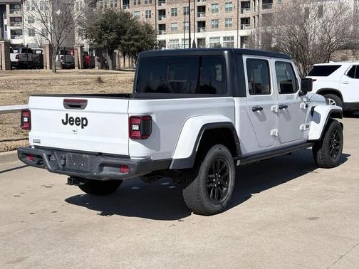 2022 Jeep Gladiator Sport S