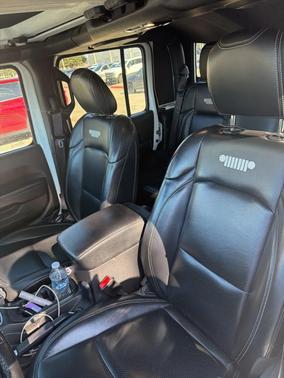 2022 Jeep Gladiator Sport S