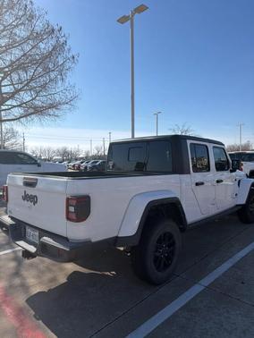 2022 Jeep Gladiator Sport S