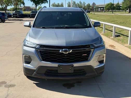 Sterling Gray Metallic 2023 Chevrolet Traverse RS