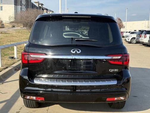 2021 INFINITI QX80 Luxe