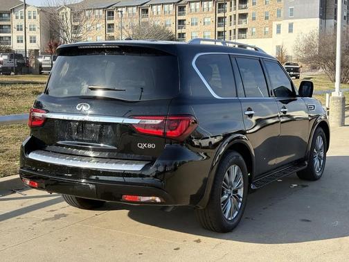 2021 INFINITI QX80 Luxe
