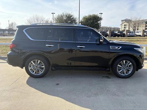 2021 INFINITI QX80 Luxe