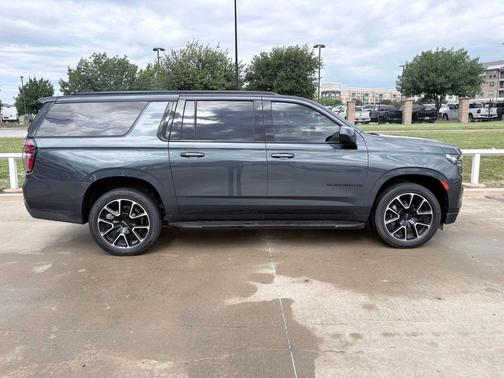 Shadow Gray Metallic 2021 Chevrolet Suburban RST