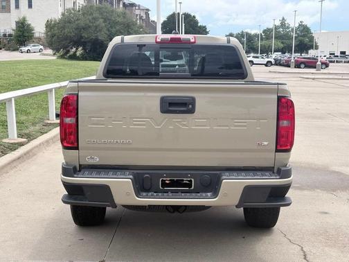 Sand Dune Metallic 2022 Chevrolet Colorado Z71