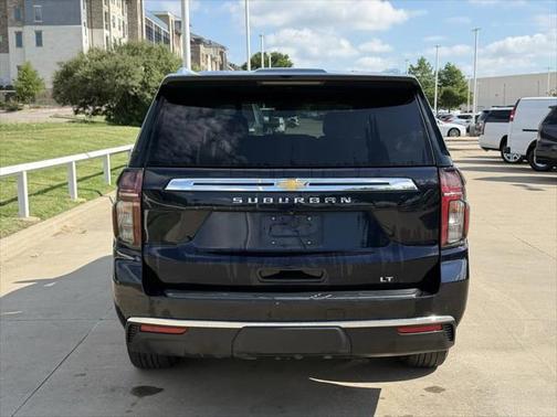 2023 Chevrolet Suburban LT
