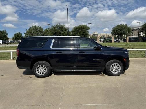 2023 Chevrolet Suburban LT