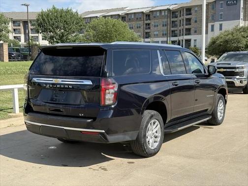 2023 Chevrolet Suburban LT