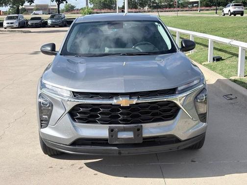 Sterling Gray Metallic 2025 Chevrolet Trax LS