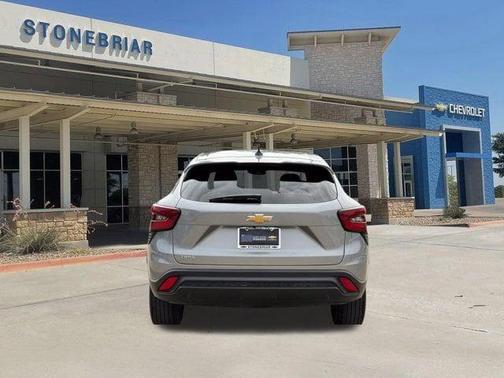 Sterling Gray Metallic 2025 Chevrolet Trax LS