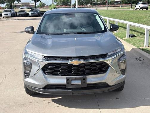 Sterling Gray Metallic 2025 Chevrolet Trax LS