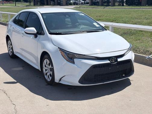 White 2022 Toyota Corolla LE