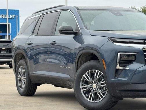 Lakeshore Blue Metallic 2026 Chevrolet Traverse LT