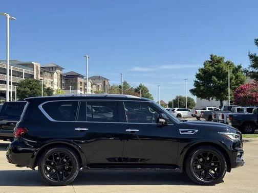 2021 INFINITI QX80 Luxe