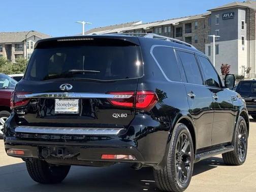 2021 INFINITI QX80 Luxe