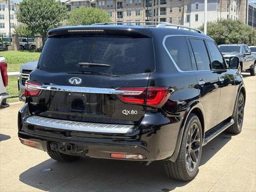 2021 INFINITI QX80 Luxe