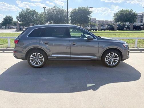 Samurai Gray Metallic 2025 Audi Q7 55 Premium Plus
