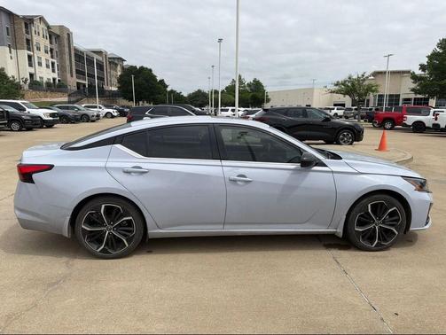 Gray 2024 Nissan Altima SR FWD