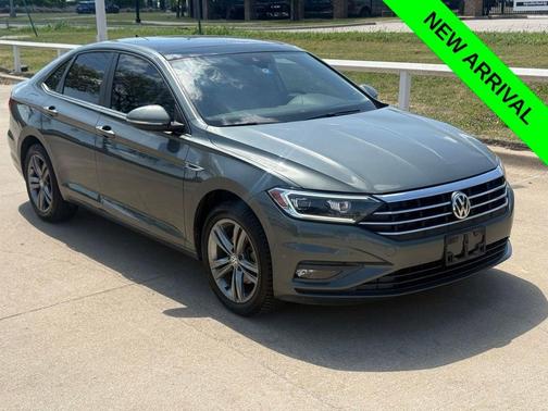 Platinum Gray Metallic 2019 Volkswagen Jetta 1.4T SEL Premium