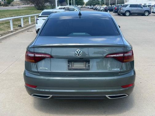Platinum Gray Metallic 2019 Volkswagen Jetta 1.4T SEL Premium