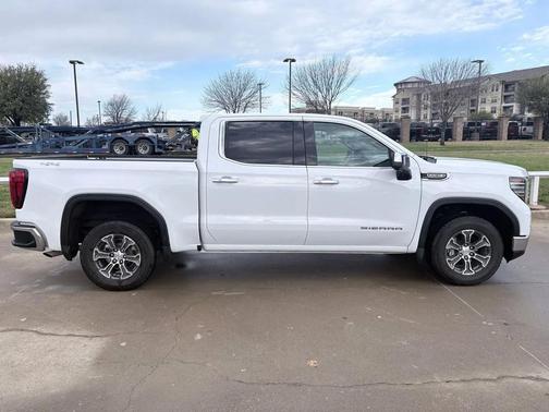 2025 GMC Sierra 1500 SLT